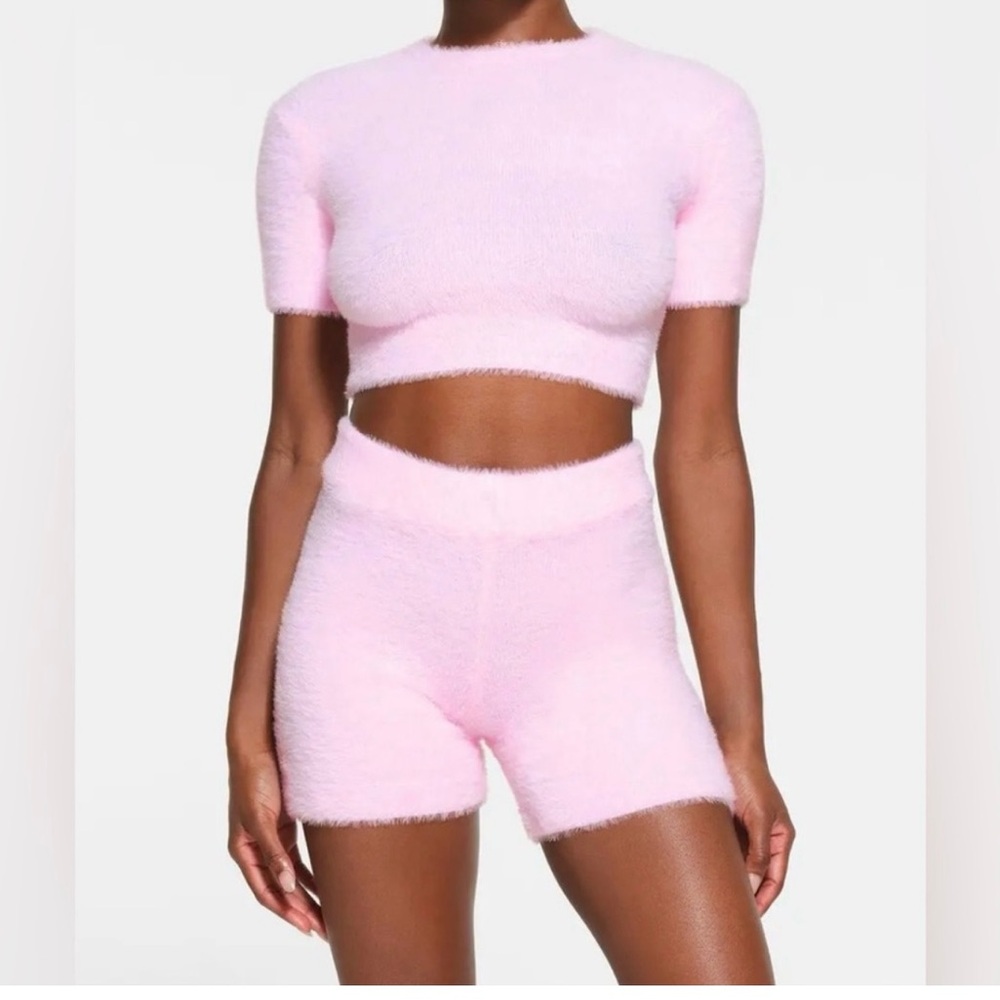 SKIMS Fuzzy Knit Crop Top